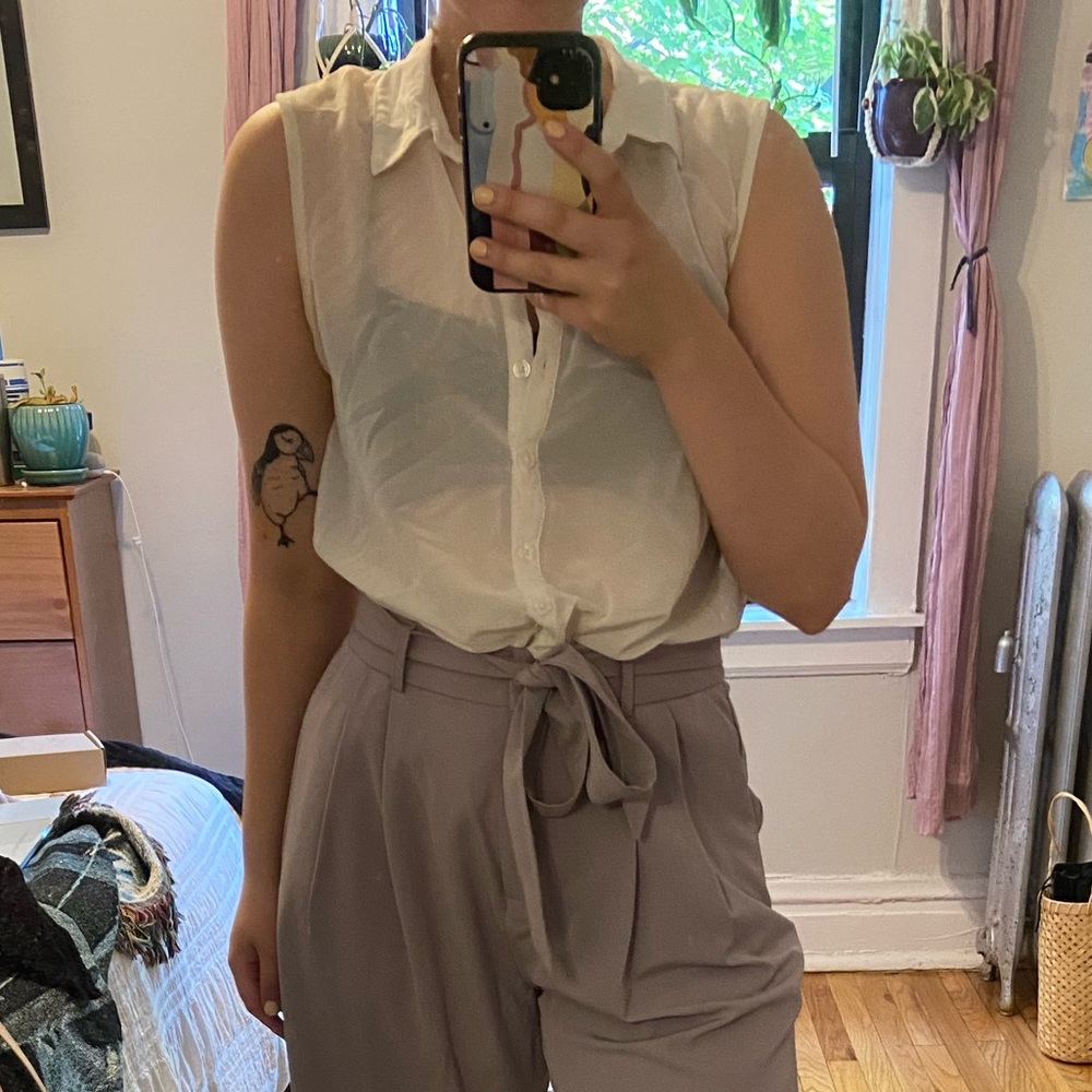 White sheet buttons down blouse 🌙 Peck & Peck